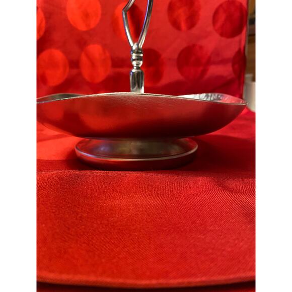 Kensington Moire Aluminum Tidbit tray w handle on pedestal silver tone 8 in. EUC - Picture 6 of 16